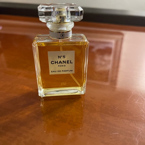 Perfume - Picture 4 of 5
